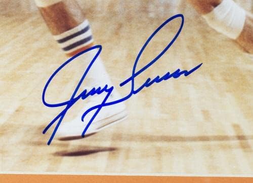 ג'רי לוקאס חתם על מסגרת ניו יורק ניקס 8x10 צילום JSA - תמונות NBA עם חתימה